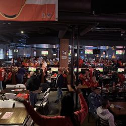 Wizard's Sports Cafe - Super Bowl crowd.