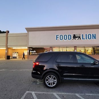 Food Lion - It's located at the end of the shopping center. - Grocery Near Me Food Lion - It's located at the end of the shopping center. - Grocery Near Me