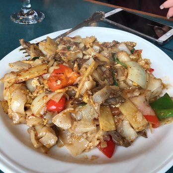 Marlai Thai Restaurant - Rice Noodles with Beef - Thai Near Me - Seattle, Washington Marlai Thai Restaurant - Rice Noodles with Beef - Thai Near Me - Seattle, Washington