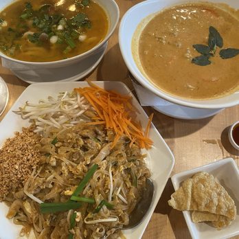 Luck Gai Cafe - Pad Thai Panang Curry Tom Yum (16 Ounce) - Chicken Shop Near Me - Anaheim, California