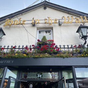 Hole In The Wall - Lounges Near Me - Dublin, D