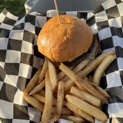 Wild Goose Saloon - Burger plain