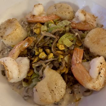 La P'tite Framboise - COQUILLES ET CREVETTES - French Near Me - Port Washington, New York La P'tite Framboise - COQUILLES ET CREVETTES - French Near Me - Port Washington, New York