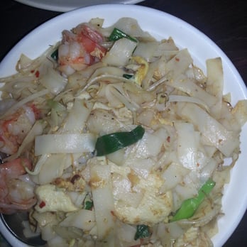 Sweet Mandarin - Shrimp Chow Fun - Chinese Near Me - Manchester, XGM