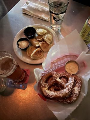 Independent Bar & Kitchen by null