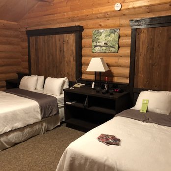320 Guest Ranch - Our room - Guest Houses Near Me - Gallatin Gateway, Montana 320 Guest Ranch - Our room - Guest Houses Near Me - Gallatin Gateway, Montana
