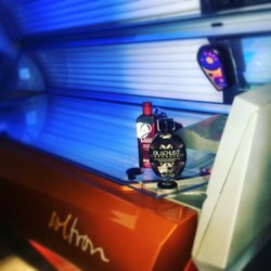 Tanlines Salon