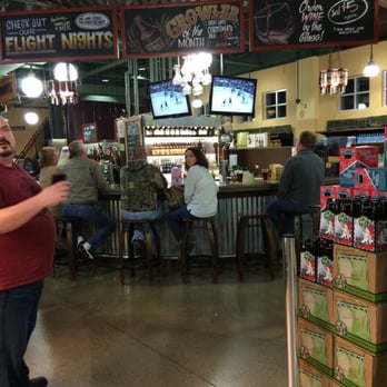 Giant Eagle Market District - Grocery Near Me - Pittsburgh, Pennsylvania