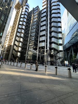 Lloyd's of London by null