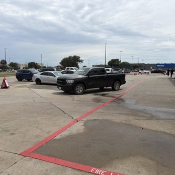 Discount Tire - Parking area - Tires Near Me - Corpus Christi, Texas