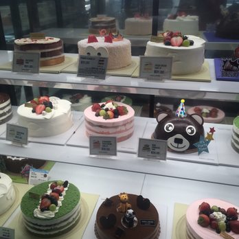 Tous Les Jours - Cake Display - Bakeries Near Me - Fremont, California Tous Les Jours - Cake Display - Bakeries Near Me - Fremont, California