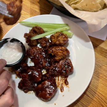 Applebee's Grill + Bar - American Near Me - Commack, New York