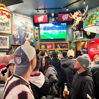 WILL’S NORTHWOODS INN - Updated May 2024 - 230 Photos & 338 Reviews - 3030 N Racine St, Chicago