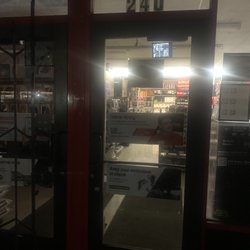 AutoZone Auto Parts - Closed door