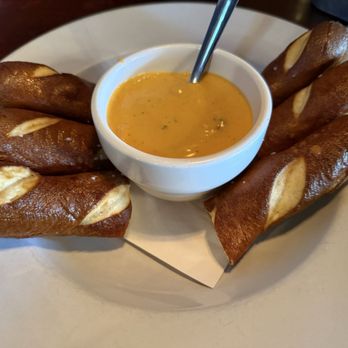 Angry Goldfish Pub And Eatery - Pubs Near Me - Des Moines, Iowa
