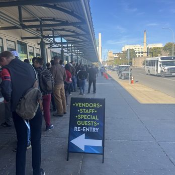 Retro Game Con - The line on Friday Oct. 10, 2025. - Video Game Stores Near Me - Syracuse, New York Retro Game Con - The line on Friday Oct. 10, 2025. - Video Game Stores Near Me - Syracuse, New York