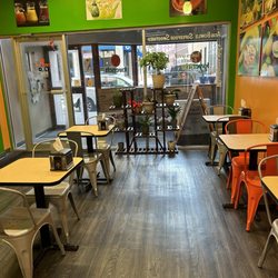Kwench Juice Cafe - Dining area