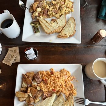 Cordwood - Southwest Scramble & Meat Lovers Scramble - New American Near Me - Mount Carmel, Utah