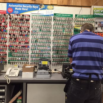 Elkins Hardware - They make keys here - and they're quick about it and they're made correctly. :) - Hardware Stores Near Me - Saginaw, Texas