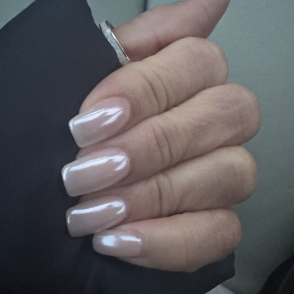 Gel X: Chrome over clear/nude Gel X: Chrome over clear/nude