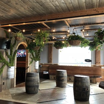 Bear Roots Brewing Downtown - Seating - Brewpubs Near Me - Vista, California