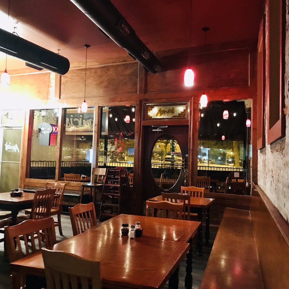 Amici's - the interior of a restaurant - Pizza Near Me - Suffolk, Virginia