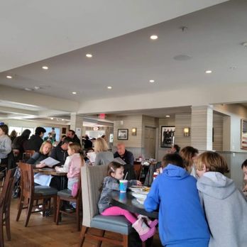 Val's Tavern - a large group of people sitting at tables - Pizza Near Me - Rumson, New Jersey