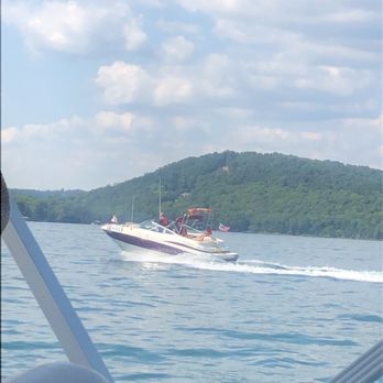 Beaver Lakefront Cabins - Beaver Lake in Eureka Springs, Arkansas - Guest Houses Near Me - Eureka Springs, Arkansas