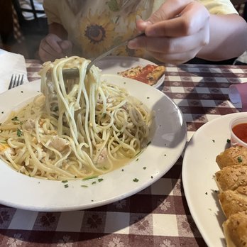 The Mountain House - Clam linguine - Pizza Near Me - Sparkill, New York The Mountain House - Clam linguine - Pizza Near Me - Sparkill, New York