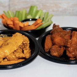 Wing Legends - Tenders, wings and veggies