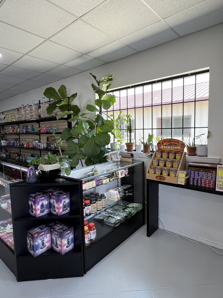 SMOKE CITY TOBACCO & VAPE 2 Updated October 2024 100 Photos