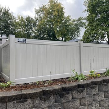 Dach Fence - Fences & Gates Near Me - Rockford, Illinois Dach Fence - Fences & Gates Near Me - Rockford, Illinois