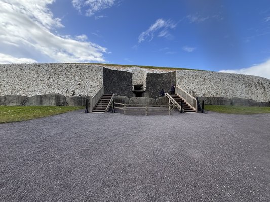 Newgrange by null