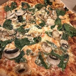 Pizzeria Toscana - Wir waren zum zweiten Mal hier Pizza diesmal aufs Hotelzimmer geholt und super lecker