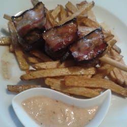 Restaurace Na Krásné Vyhlídce - Hovezi sishkebab s domacimi hranolkami a celerovym dipem ! Boziii :)