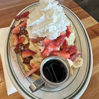 Sunshine Cafe - Banana-Walnut Pancakes with strawberry - Cafes Near Me - Napa, California Sunshine Cafe - Banana-Walnut Pancakes with strawberry - Cafes Near Me - Napa, California