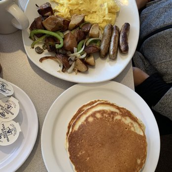 Peach Tree Cafe - Eggs-traordinary Breakfast with Turkey Sausage Links - Breakfast & Brunch Near Me - Matteson, Illinois