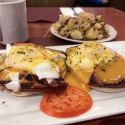 Joe's Rusty Nail - Eggs Benedict