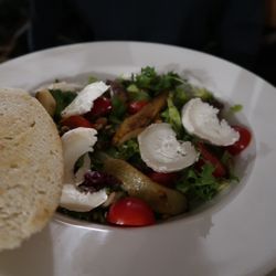 Karczma Zapiecek - Z Platkami Kozi Serem Salatka