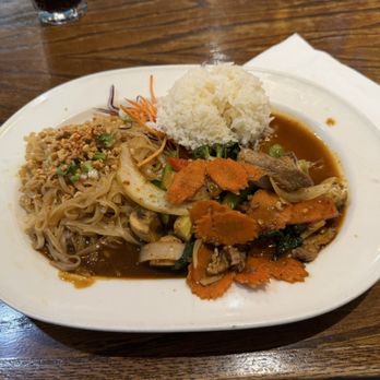 Benjarong Thai Restaurant - 51. SPICY BEEF lunch special! - Thai Near Me - Monroe, Washington