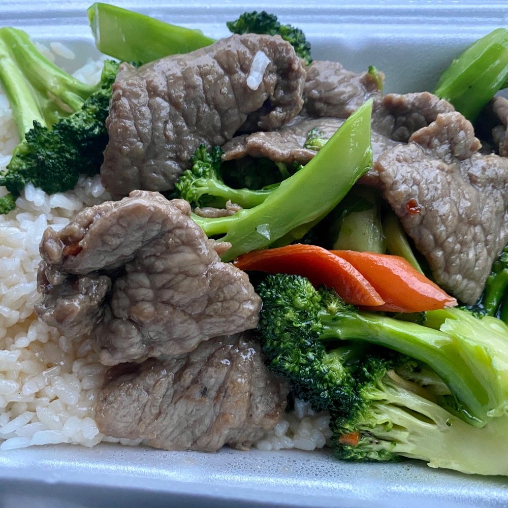 Asian Fusion - Beef with mixed vegetables on rice - Asian Fusion Near Me - Toronto, Ontario