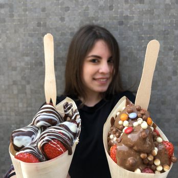 CHOCOFRUIT - left or right? - Desserts Near Me - London, XGL CHOCOFRUIT - left or right? - Desserts Near Me - London, XGL