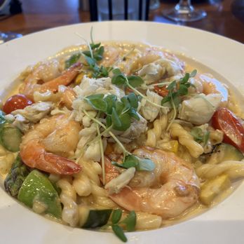 Carrol's Creek Cafe - Lemon Shrimp pasta with crab - fabulous - Seafood Near Me - Annapolis, Maryland Carrol's Creek Cafe - Lemon Shrimp pasta with crab - fabulous - Seafood Near Me - Annapolis, Maryland