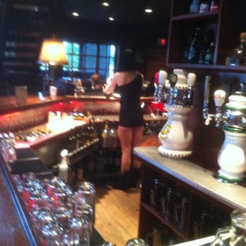 Lou's Grill - Draft dispensers - Bars Near Me - Abbotsford, British Columbia