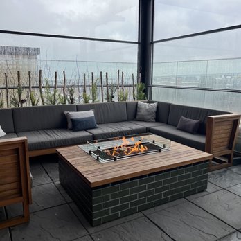 The Kimpton Journeyman Hotel - Outdoor patio of the Founders conference room. - Hotels Near Me - Milwaukee, Wisconsin The Kimpton Journeyman Hotel - Outdoor patio of the Founders conference room. - Hotels Near Me - Milwaukee, Wisconsin