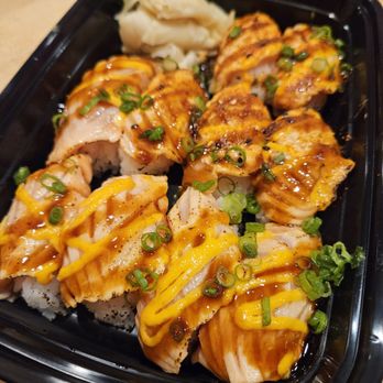 Mix Sushi Bar - Seared Salmon (half spicy, half original) - Sushi Bars Near Me - Bellevue, Washington