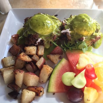 State & Fig - Braised rib eggs Benedict - Cafes Near Me - Santa Barbara, California State & Fig - Braised rib eggs Benedict - Cafes Near Me - Santa Barbara, California