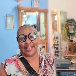 That Guy Eyewear - Daisy in the Naples from Jonathan Cate