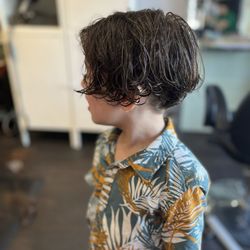 Hyun Hair Studio - His hair wet
