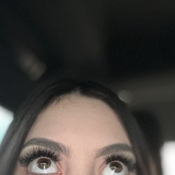 Hollywood Beauty Eyebrow Threading